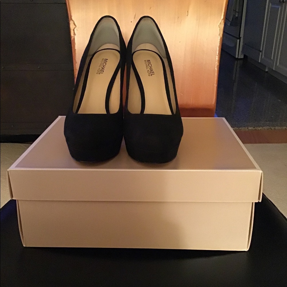 Michael Kors Sabrina Pump